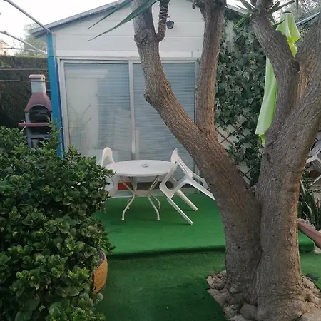 Appartement Entire Garden Studio 1km From The Sea Larnaca