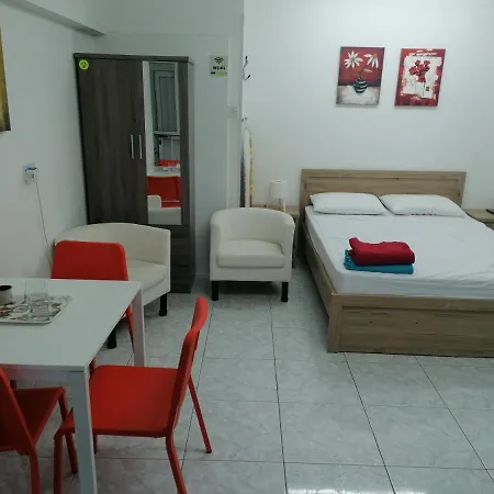 Entire Garden Studio 1km From The Sea Appartement
