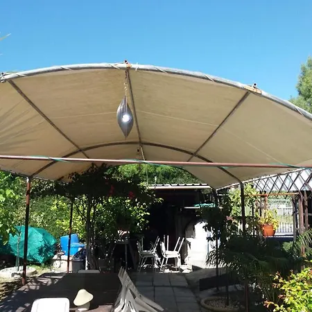 Appartement Entire Garden Studio 1km From The Sea