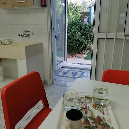 Apartment Entire Garden Studio 1km From The Sea *