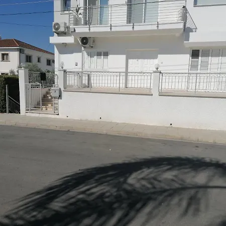 Entire Garden Studio 1km From The Sea *