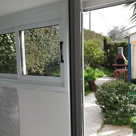Entire Garden Studio 1km From The Sea