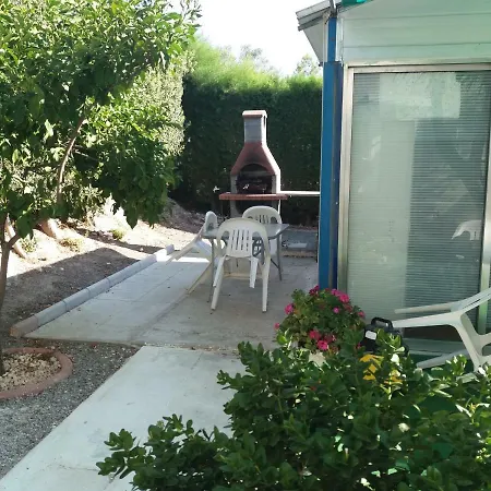 Entire Garden Studio 1km From The Sea Διαμέρισμα Λάρνακα