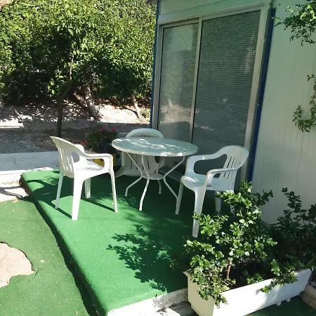 Entire Garden Studio 1km From The Sea Λάρνακα